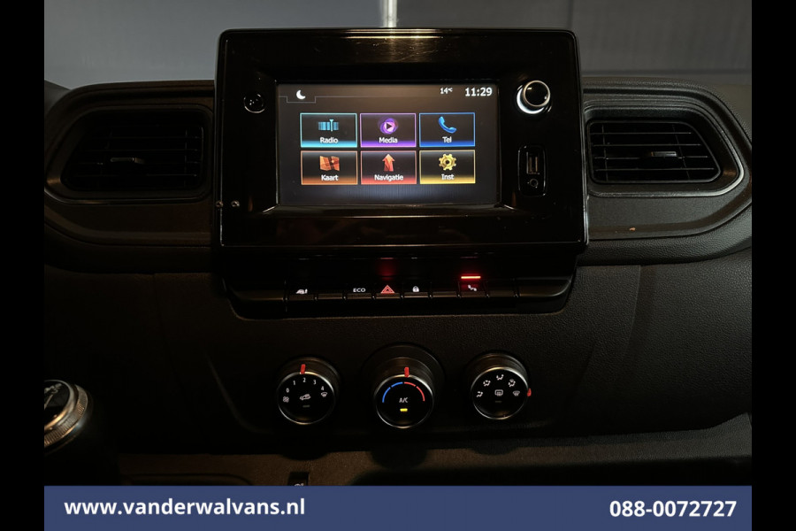 Renault Master 2.3 dCi 136pk L3H2 Euro6 Airco | Camera | Navigatie | LED | Cruisecontrol | 2500kg Trekhaak Parkeersensoren