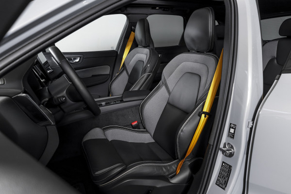Volvo XC60 2.0 T8 Plug-in-hybrid AWD Polestar Engineered - Facelift MY26 | S/K-Panodak | Harman/Kardon | 360 Camera | Dig.Cockpit | Adapt.Cruise | Stoel+-Stuurverw. | Elek. stoelen | NAV + App.Connect | ECC | LM 21" | 4735