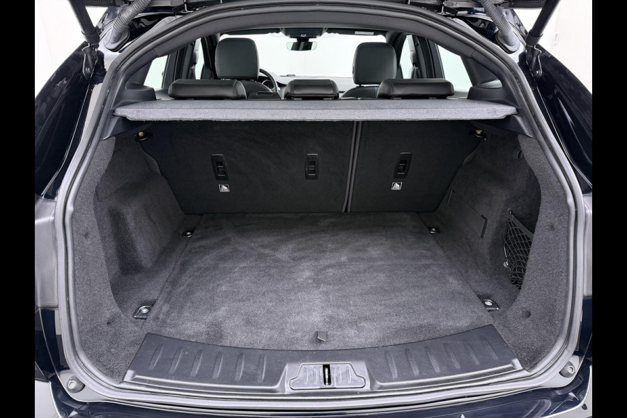 Jaguar E-Pace 2.0 P200 AWD R-Dynamic | RIJKLAARPRIJS INCL 12 MND BOVAG GARANTIE| PANO| ELEK. ACHTERKLEP| ELEK. STOEL| LEER| TREKHAAK LED