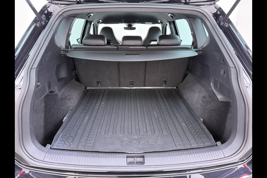 Seat Tarraco 1.5TSI FR Trekhaak Navi Adap.Cruise 360°Camera Elek.Stoel+Memory Ecc Apple Carplay Android Auto Business Intense Licht-/regensensor Lmv Led Isofix DAB Keyless Dodehoek detector Rijstrooksensor 1.800KG Trekgewicht 1e Eigenaar Dealeronderhouden Origineel Nederlandse Auto