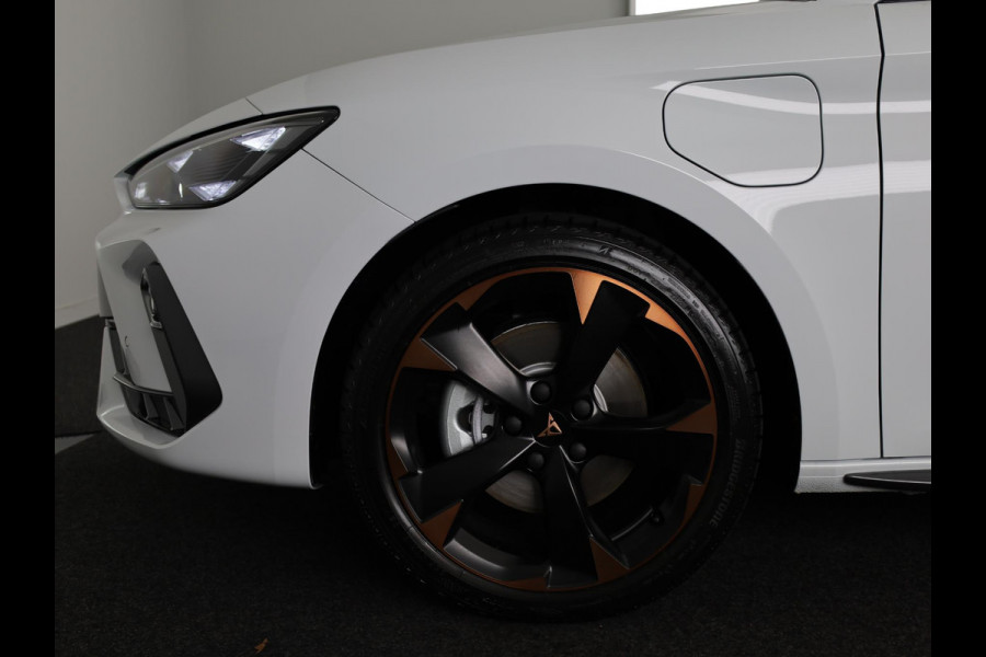 CUPRA Leon Sportstourer 1.5 TSI e-Hybrid Business 204PK | Panoramadak | Sennheiser | 19 Inch | Achteruitrijcamera |