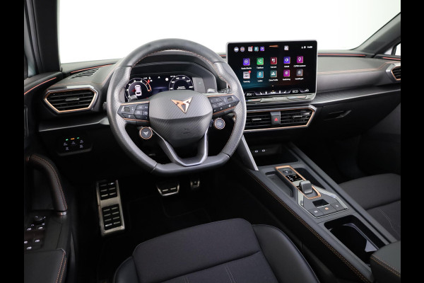 CUPRA Leon Sportstourer 1.5 TSI e-Hybrid Business 204PK | Panoramadak | Sennheiser | 19 Inch | Achteruitrijcamera |