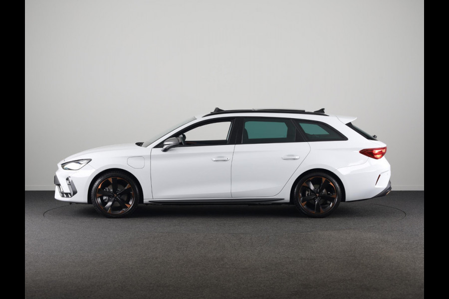 CUPRA Leon Sportstourer 1.5 TSI e-Hybrid Business 204PK | Panoramadak | Sennheiser | 19 Inch | Achteruitrijcamera |