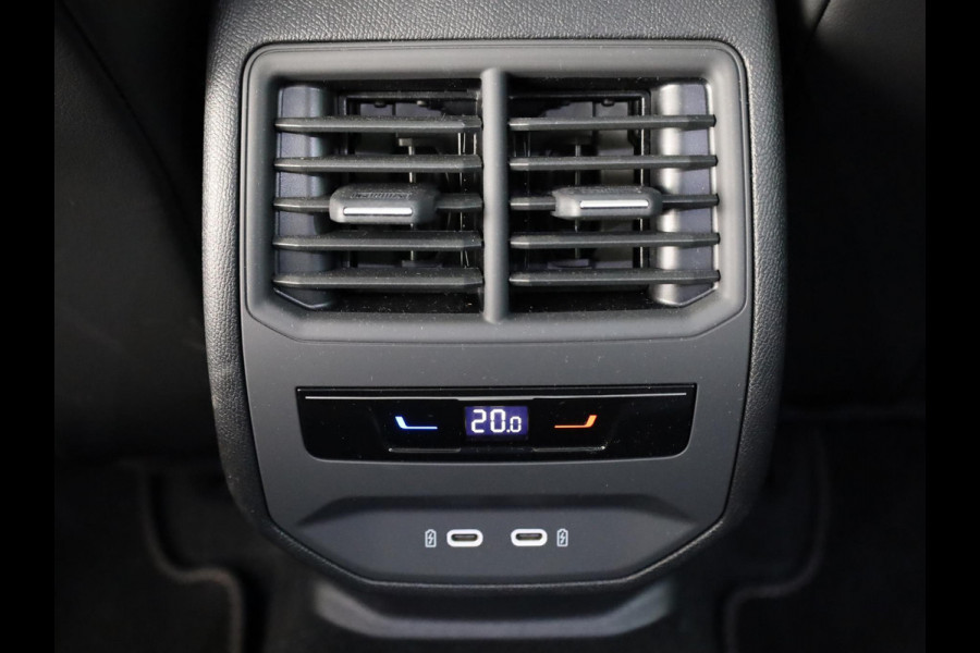 CUPRA Leon Sportstourer 1.5 TSI e-Hybrid Business 204PK | Panoramadak | Sennheiser | 19 Inch | Achteruitrijcamera |