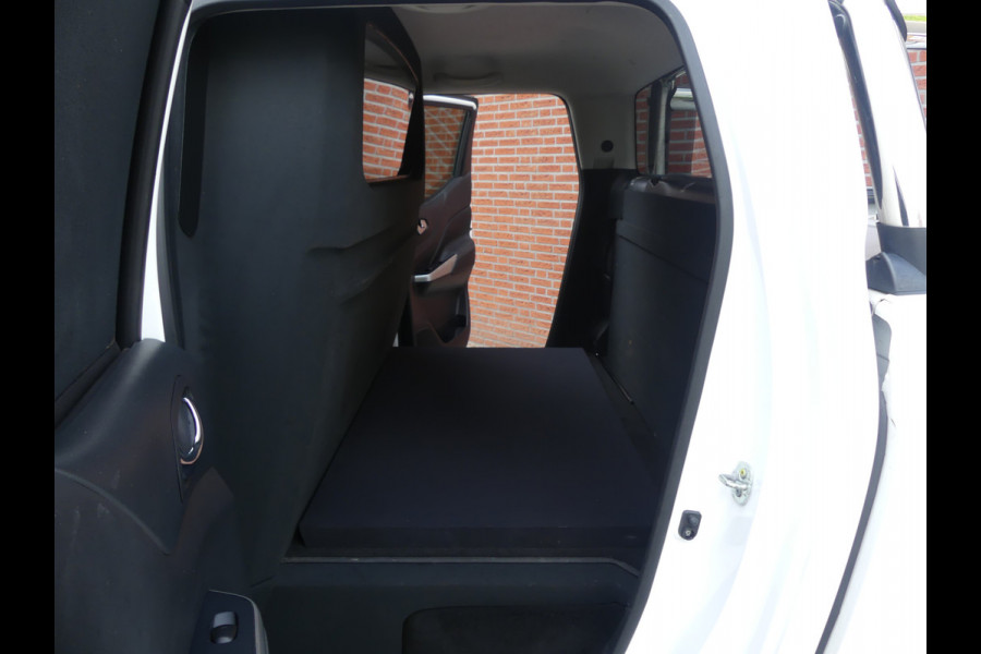 Nissan Navara 2.3 dCi Tekna 190PK 4WD 3500KG Trekgewicht Camera/PDC/Navigatie