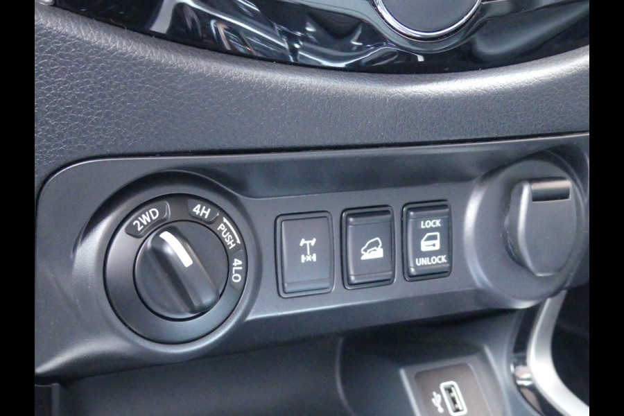 Nissan Navara 2.3 dCi Tekna 190PK 4WD 3500KG Trekgewicht Camera/PDC/Navigatie