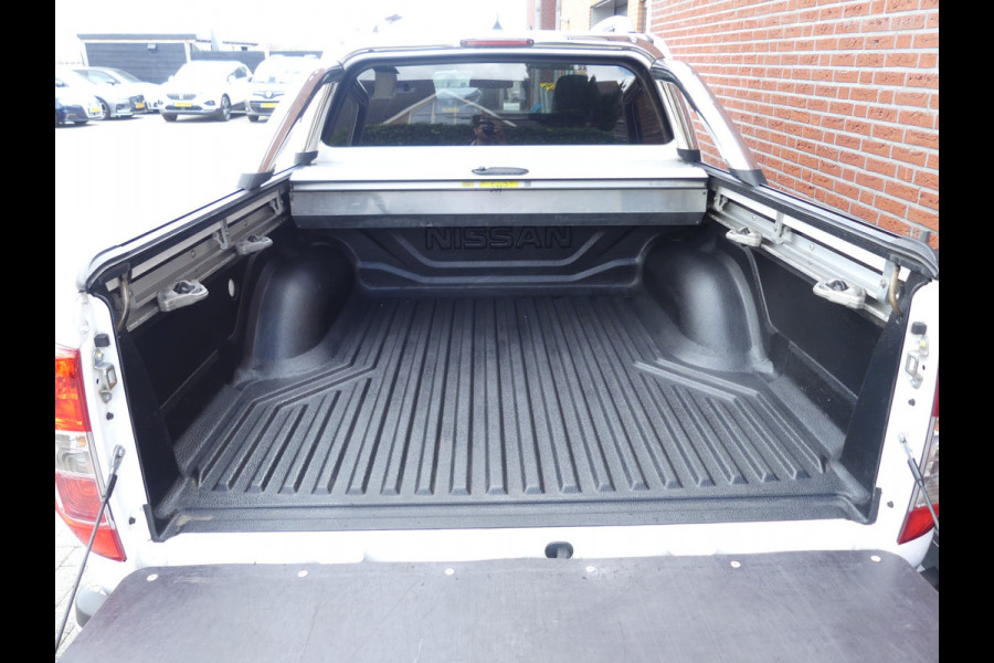 Nissan Navara 2.3 dCi Tekna 190PK 4WD 3500KG Trekgewicht Camera/PDC/Navigatie