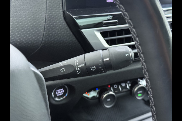 Citroën Ë-C4 50kWh SOH 100% Panorama-Schuifdak Stoel+Stuurverwarming Head-Up Display Adap.Cruise 360°Camera Apple Carplay Android Auto Navi E Keyless Lmv Led Isofix DAB Lane Assist Voorruitverwarming Regen-Lichtsensor Dodehoek detector Bluetooth Rijstrooksensor