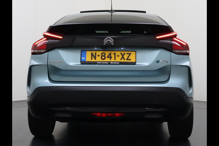 Citroën Ë-C4 50kWh SOH 100% Panorama-Schuifdak Stoel+Stuurverwarming Head-Up Display Adap.Cruise 360°Camera Apple Carplay Android Auto Navi E Keyless Lmv Led Isofix DAB Lane Assist Voorruitverwarming Regen-Lichtsensor Dodehoek detector Bluetooth Rijstrooksensor