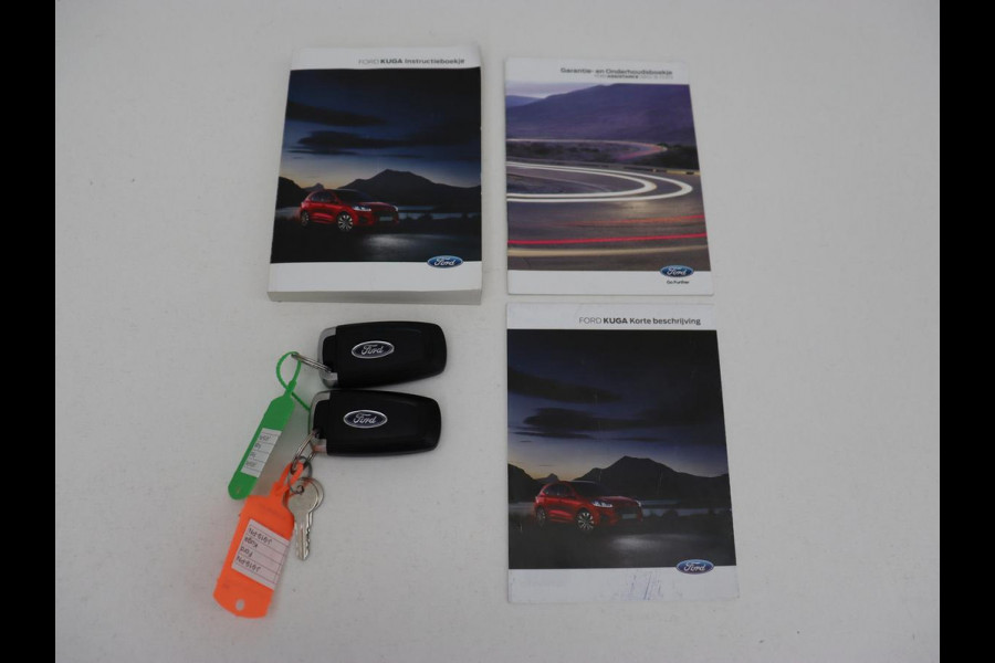 Ford Kuga 2.5 PHEV Titanium | SOH 91,5% | Trekhaak | Stoelverwarming | Adaptive cruise | Camera | Caplay | Navigatie | Dodehoek detectie | Keyless | Digital Cockpit | Achterbankverwarming | Plug In