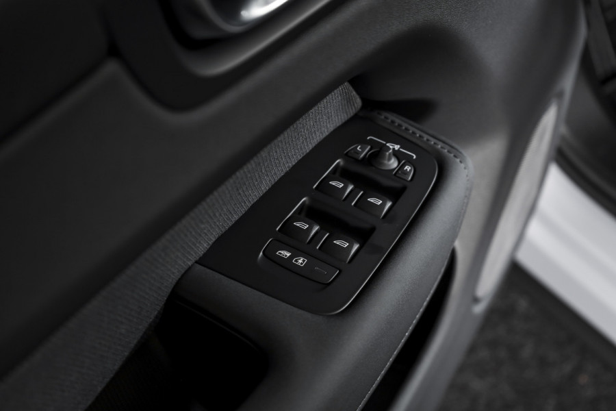 Volvo XC60 2.0 T8 Plug-in-hybrid AWD Polestar Engineered - Facelift MY26 | Bowers & Wilkins | Dig.Cockpit | Adapt.Cruise | Stoel+-Stuurverw. | PDC | 360 Camera | NAV + App.Connect + NAV | ECC | LM 22" | 0253