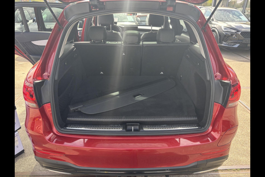Mercedes-Benz GLC 300e 4MATIC AMG Line | PHEV | Plug-in Hybride | 320pk | Panoramadak | Stoelverwarming | 360 graden camera | Burmester audio