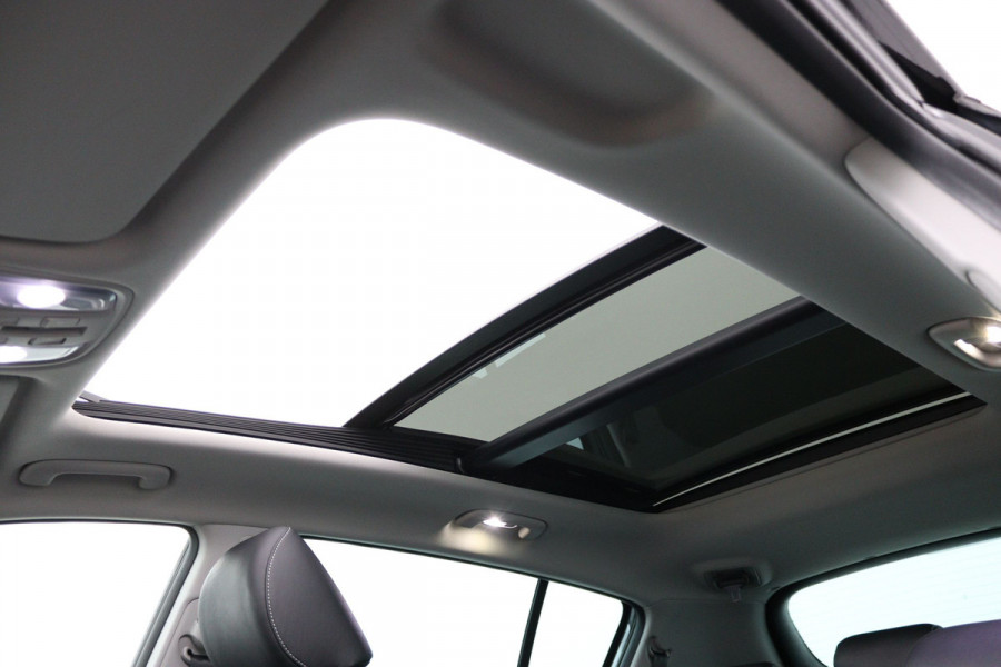 Kia Sportage 1.6 T-GDI DynamicPlusLine Automaat - Schuif-/kanteldak - Trekhaak - Keyless - Stoelverwarming - Apple CarPlay/Android Auto - Fabrieksgarantie tot 10-2026