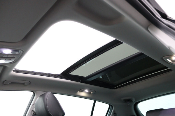 Kia Sportage 1.6 T-GDI DynamicPlusLine Automaat - Schuif-/kanteldak - Trekhaak - Keyless - Stoelverwarming - Apple CarPlay/Android Auto - Fabrieksgarantie tot 10-2026