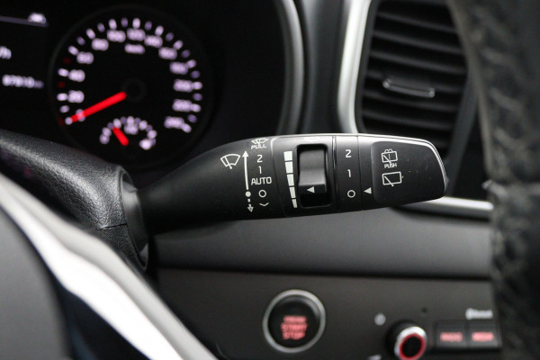 Kia Sportage 1.6 T-GDI DynamicPlusLine Automaat - Schuif-/kanteldak - Trekhaak - Keyless - Stoelverwarming - Apple CarPlay/Android Auto - Fabrieksgarantie tot 10-2026