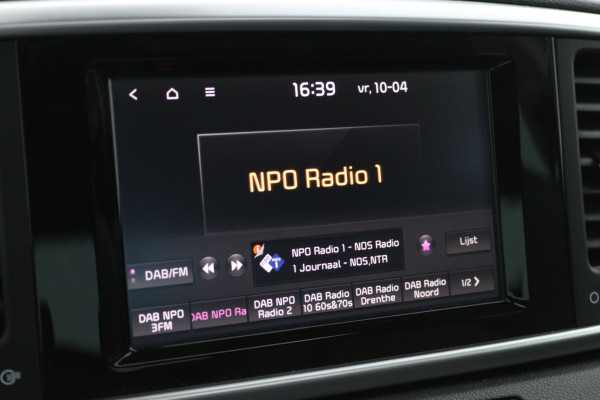 Kia Sportage 1.6 T-GDI DynamicPlusLine Automaat - Schuif-/kanteldak - Trekhaak - Keyless - Stoelverwarming - Apple CarPlay/Android Auto - Fabrieksgarantie tot 10-2026