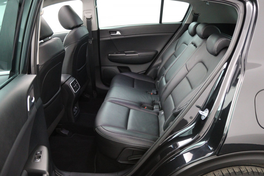 Kia Sportage 1.6 T-GDI DynamicPlusLine Automaat - Schuif-/kanteldak - Trekhaak - Keyless - Stoelverwarming - Apple CarPlay/Android Auto - Fabrieksgarantie tot 10-2026