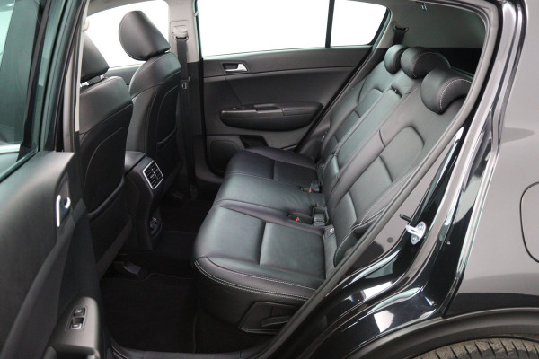 Kia Sportage 1.6 T-GDI DynamicPlusLine Automaat - Schuif-/kanteldak - Trekhaak - Keyless - Stoelverwarming - Apple CarPlay/Android Auto - Fabrieksgarantie tot 10-2026