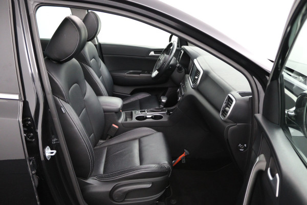 Kia Sportage 1.6 T-GDI DynamicPlusLine Automaat - Schuif-/kanteldak - Trekhaak - Keyless - Stoelverwarming - Apple CarPlay/Android Auto - Fabrieksgarantie tot 10-2026