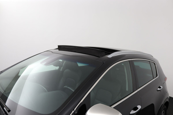 Kia Sportage 1.6 T-GDI DynamicPlusLine Automaat - Schuif-/kanteldak - Trekhaak - Keyless - Stoelverwarming - Apple CarPlay/Android Auto - Fabrieksgarantie tot 10-2026