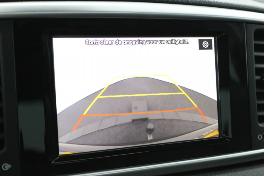 Kia Sportage 1.6 T-GDI DynamicPlusLine Automaat - Schuif-/kanteldak - Trekhaak - Keyless - Stoelverwarming - Apple CarPlay/Android Auto - Fabrieksgarantie tot 10-2026