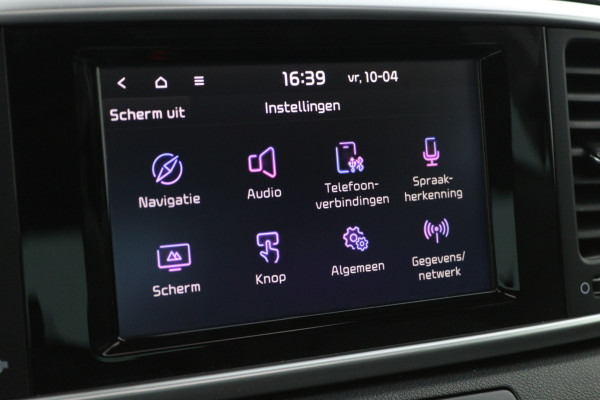 Kia Sportage 1.6 T-GDI DynamicPlusLine Automaat - Schuif-/kanteldak - Trekhaak - Keyless - Stoelverwarming - Apple CarPlay/Android Auto - Fabrieksgarantie tot 10-2026