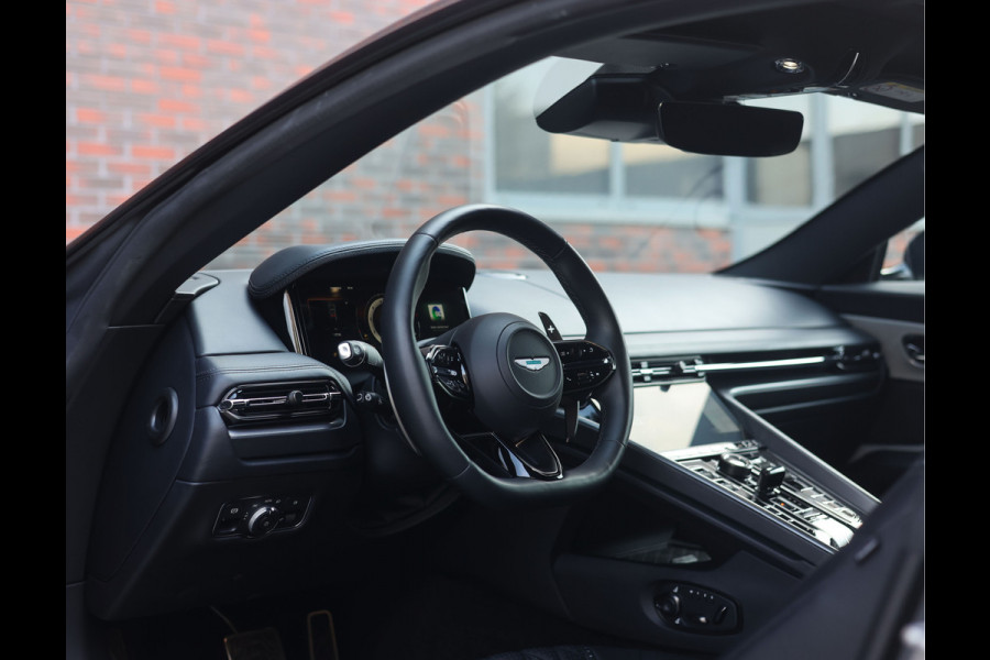 Aston Martin DB12 4.0 V8