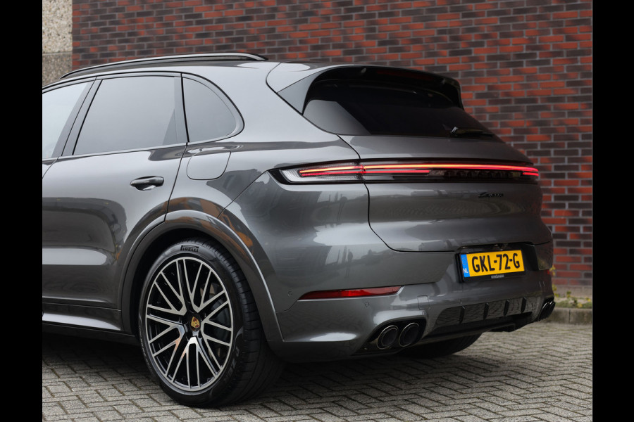 Porsche Cayenne 3.0 E-Hybrid | Pano - Trekhaak - Pas. Display