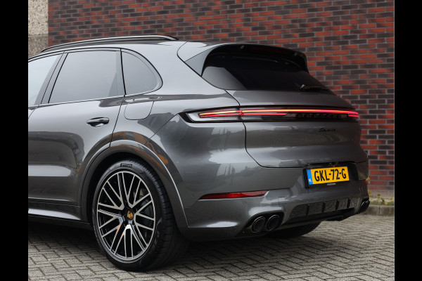 Porsche Cayenne 3.0 E-Hybrid | Pano - Trekhaak - Pas. Display