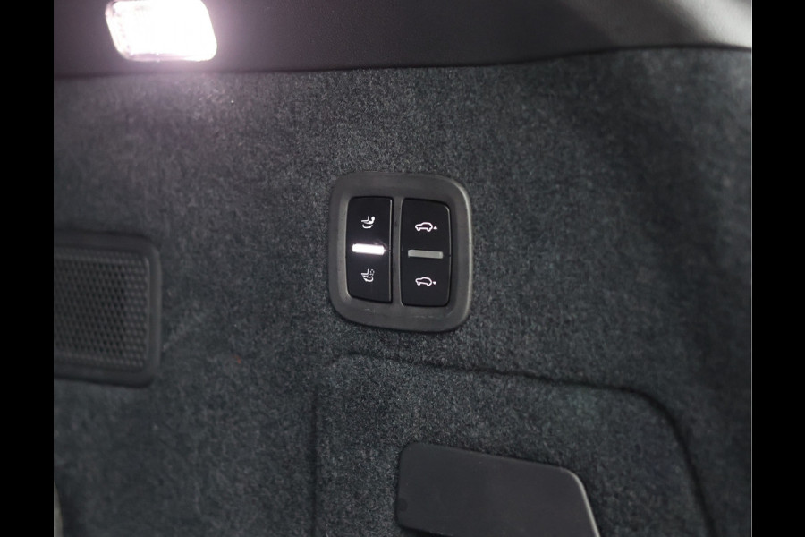 Porsche Cayenne 3.0 E-Hybrid | Pano - Trekhaak - Pas. Display