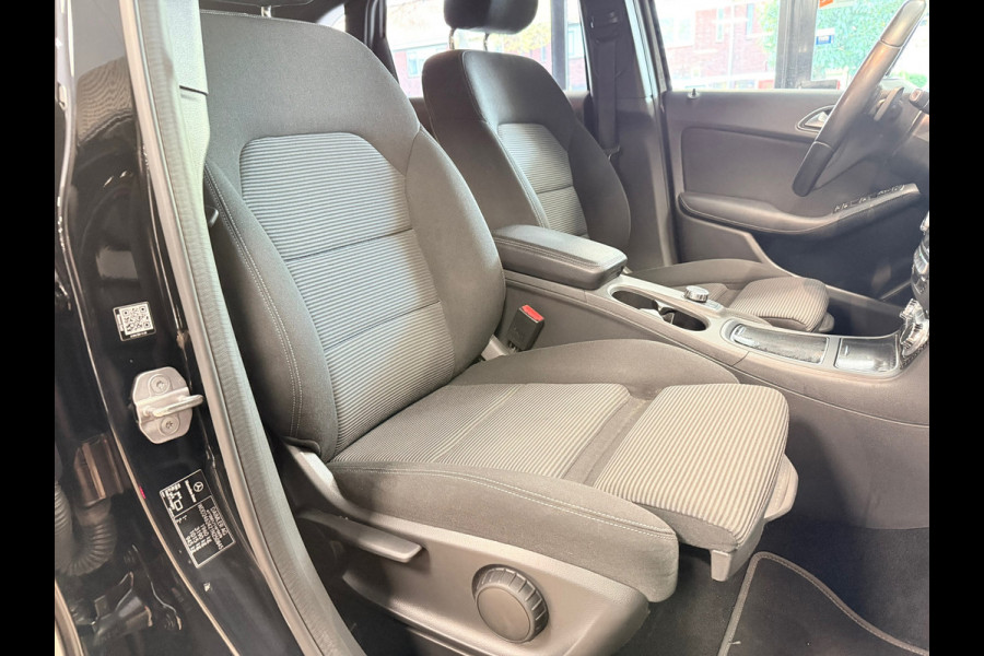 Mercedes-Benz B-Klasse B180 Ambition AUT NAVIGATIE AIRCO CRUISE CONTROL LED XENON PDC TREKHAAK