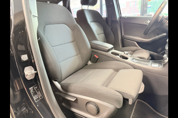 Mercedes-Benz B-Klasse B180 Ambition AUT NAVIGATIE AIRCO CRUISE CONTROL LED XENON PDC TREKHAAK