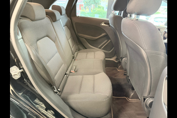 Mercedes-Benz B-Klasse B180 Ambition AUT NAVIGATIE AIRCO CRUISE CONTROL LED XENON PDC TREKHAAK