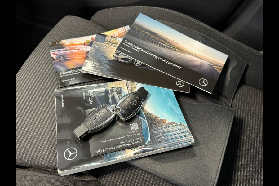 Mercedes-Benz B-Klasse B180 Ambition AUT NAVIGATIE AIRCO CRUISE CONTROL LED XENON PDC TREKHAAK