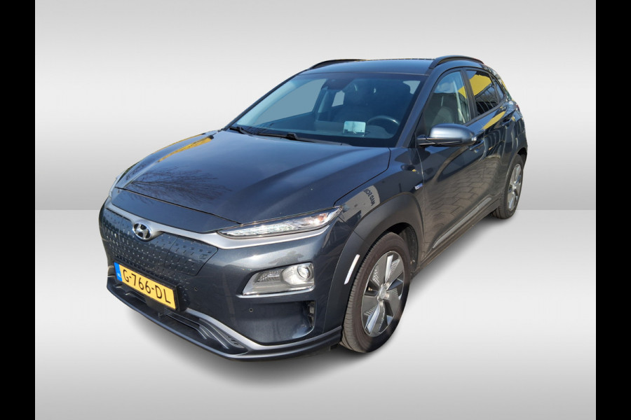 Hyundai Kona EV Premium 64 kWh / Trekhaak / Camera / Leder / Head-up / 18'' / Navigatie / Stuur+Stoelverwarming / Keyless / KRELL Audio / DAB / ACC