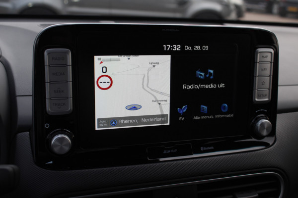 Hyundai Kona EV Premium 64 kWh / Trekhaak / Camera / Leder / Head-up / 18'' / Navigatie / Stuur+Stoelverwarming / Keyless / KRELL Audio / DAB / ACC