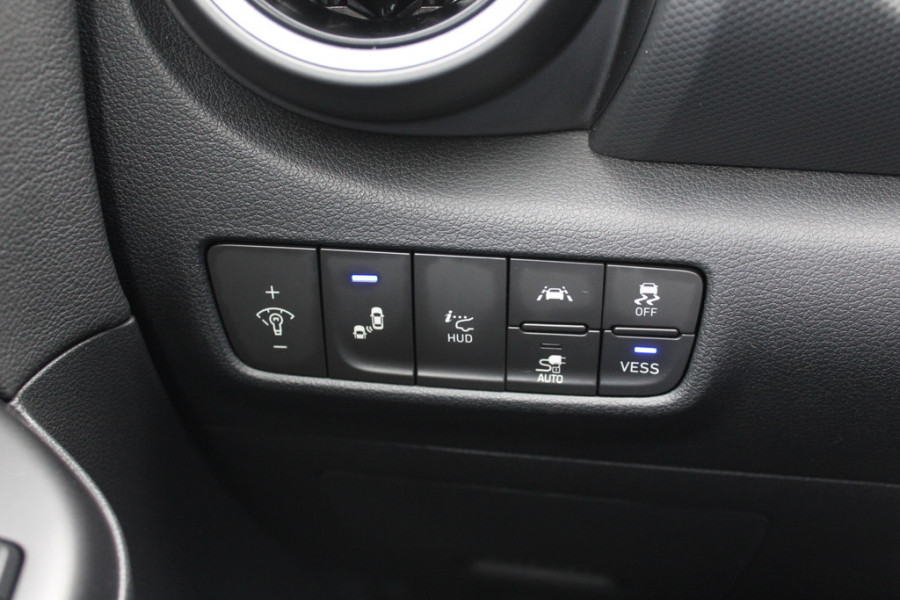 Hyundai Kona EV Premium 64 kWh / Trekhaak / Camera / Leder / Head-up / 18'' / Navigatie / Stuur+Stoelverwarming / Keyless / KRELL Audio / DAB / ACC
