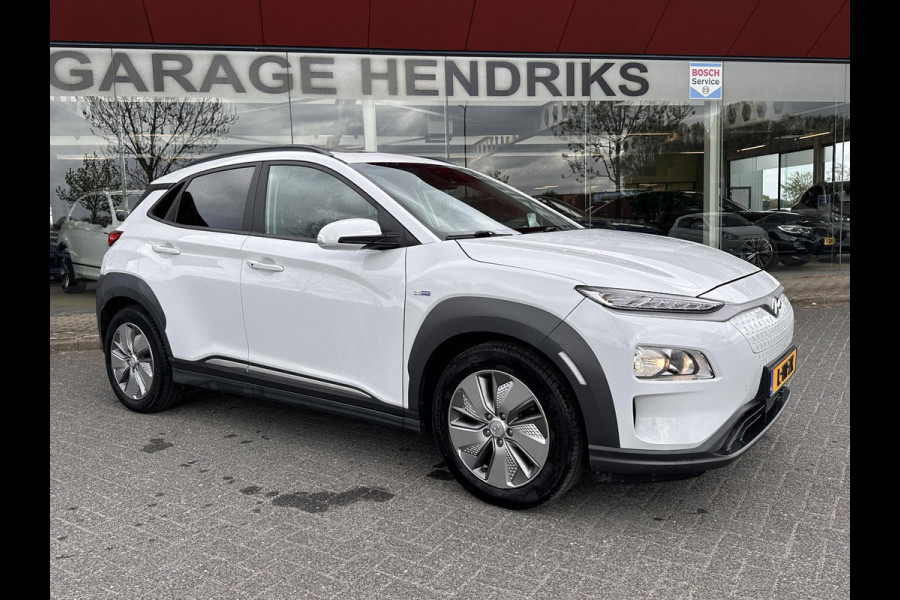 Hyundai Kona EV Fashion Sky 64 kWh | SOH: 96,8% | Sky PANO Dak | HUD | Dodehoek Detectie | LED