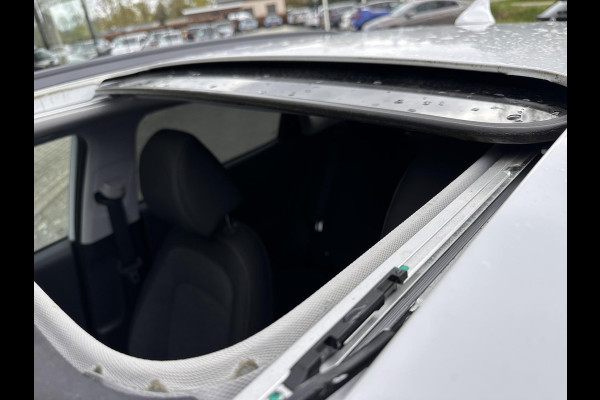 Hyundai Kona EV Fashion Sky 64 kWh | SOH: 96,8% | Sky PANO Dak | HUD | Dodehoek Detectie | LED