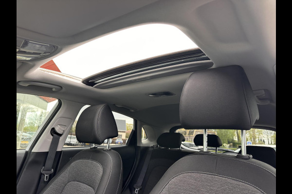 Hyundai Kona EV Fashion Sky 64 kWh | SOH: 96,8% | Sky PANO Dak | HUD | Dodehoek Detectie | LED
