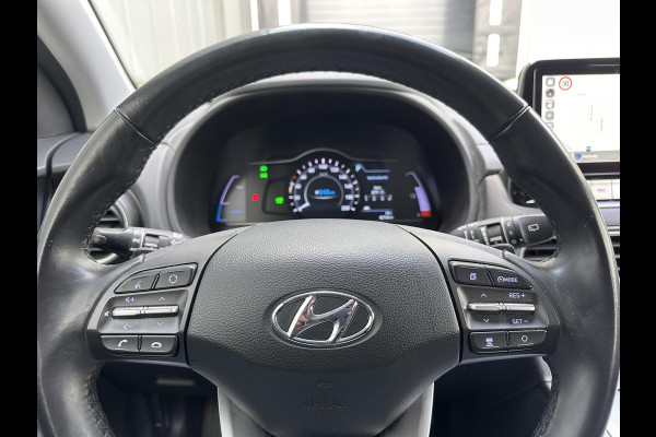 Hyundai Kona EV Fashion Sky 64 kWh | SOH: 96,8% | Sky PANO Dak | HUD | Dodehoek Detectie | LED