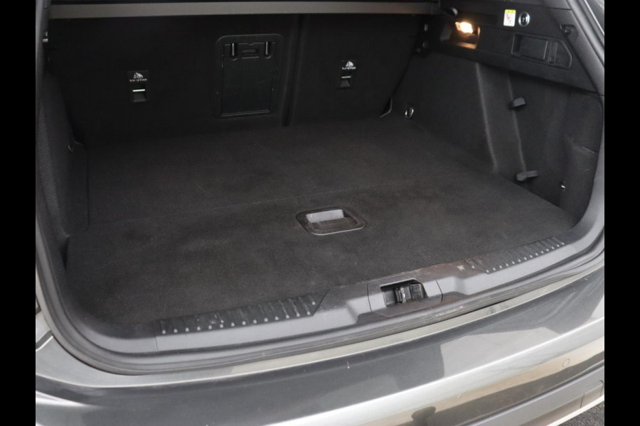 Ford Focus 1.5 EcoBoost Active X Business | Adaptive cruise | Trekhaak | Camera | Carplay | Navigatie | Keyless | Full LED | Parkeerhulp | Climate control | Digital Cockpit | Bluetooth