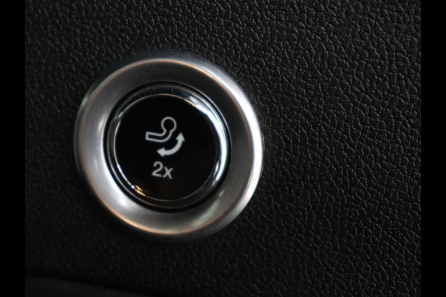 Ford Focus 1.5 EcoBoost Active X Business | Adaptive cruise | Trekhaak | Camera | Carplay | Navigatie | Keyless | Full LED | Parkeerhulp | Climate control | Digital Cockpit | Bluetooth