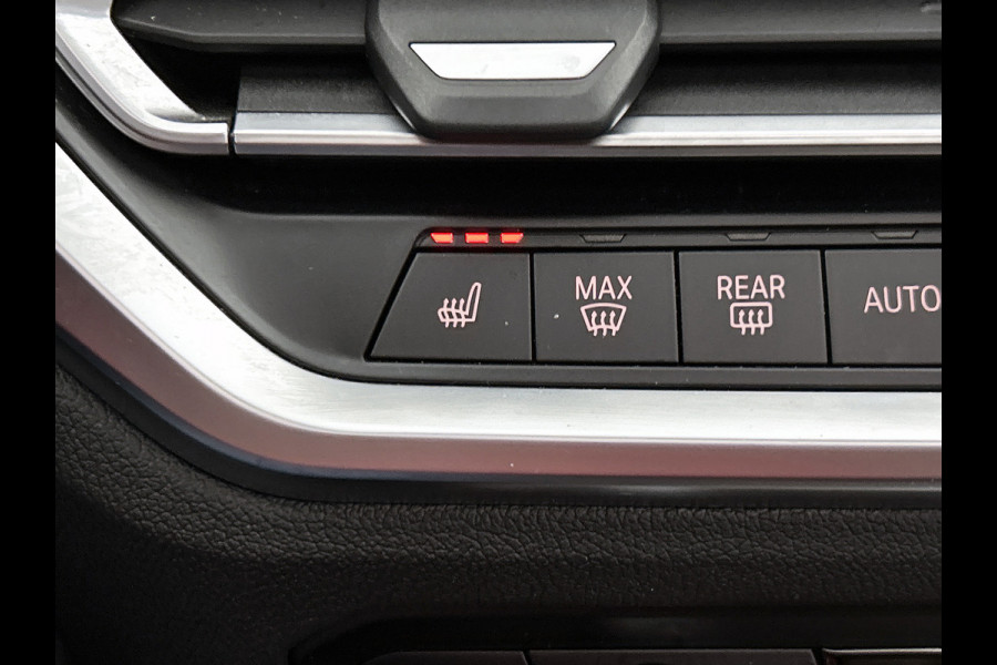 BMW 3 Serie Touring 330e xDrive High Executive M-sport (Panorama, Trekhaak, Camera, Co-Pilot, Stoel+StuurV, Carplay, Etc)