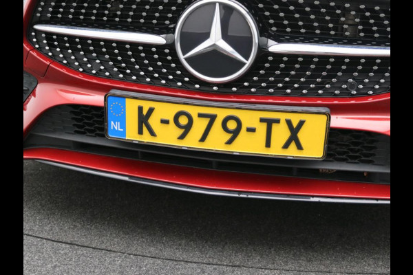 Mercedes-Benz CLA-Klasse Shooting Brake 200 Business Solution AMG AMG line | Night Pakket | Ledkoplampen | Sfeerverlichting | Stoelverwarming. Inclusief 24 maanden Mercedes-Benz Certified garantie voor Europa.