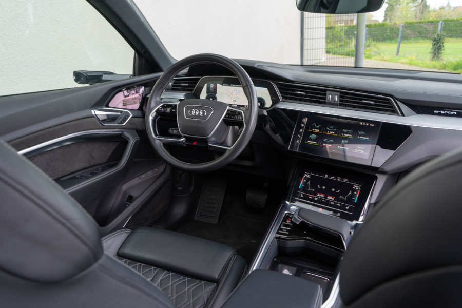 Audi e-tron Sportback 55 Quattro / 2x S-line/ S zetels/ Head-up/ B&O/ 360 camera/ Pano/ Trekhaak/ 300kW (408PK)