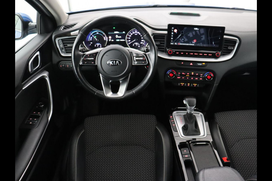Kia Ceed 1.6 GDI PHEV DynamicPlusLine | SOH 100% | Stoel & stuurverwarming | Trekhaak | Half leder | Carplay | Camera | Keyless | Full LED | Navigatie | Adaptive cruise | Climate control | Bluetooth | Plug In