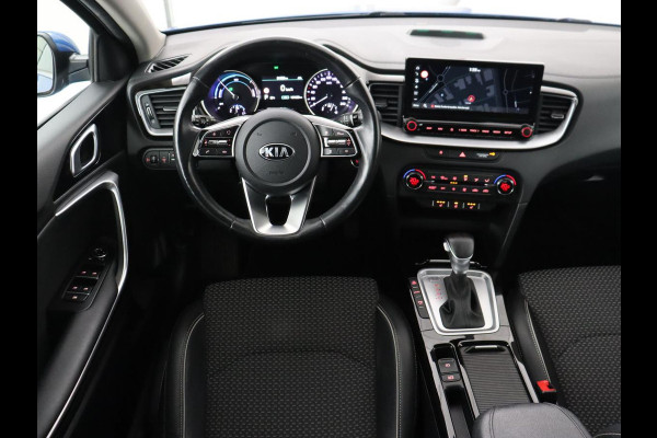 Kia Ceed 1.6 GDI PHEV DynamicPlusLine | SOH 100% | Stoel & stuurverwarming | Trekhaak | Half leder | Carplay | Camera | Keyless | Full LED | Navigatie | Adaptive cruise | Climate control | Bluetooth | Plug In