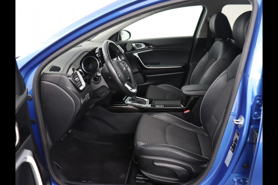 Kia Ceed 1.6 GDI PHEV DynamicPlusLine | SOH 100% | Stoel & stuurverwarming | Trekhaak | Half leder | Carplay | Camera | Keyless | Full LED | Navigatie | Adaptive cruise | Climate control | Bluetooth | Plug In