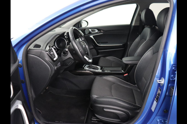 Kia Ceed 1.6 GDI PHEV DynamicPlusLine | SOH 100% | Stoel & stuurverwarming | Trekhaak | Half leder | Carplay | Camera | Keyless | Full LED | Navigatie | Adaptive cruise | Climate control | Bluetooth | Plug In